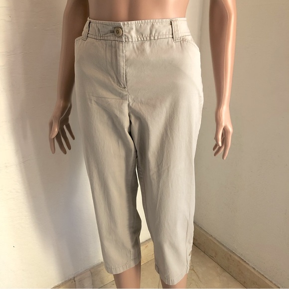 Ann Taylor Loft Curvy Cropped Khaki/Tan Capri Pants Women’s Size 6P Casual - Picture 6 of 16